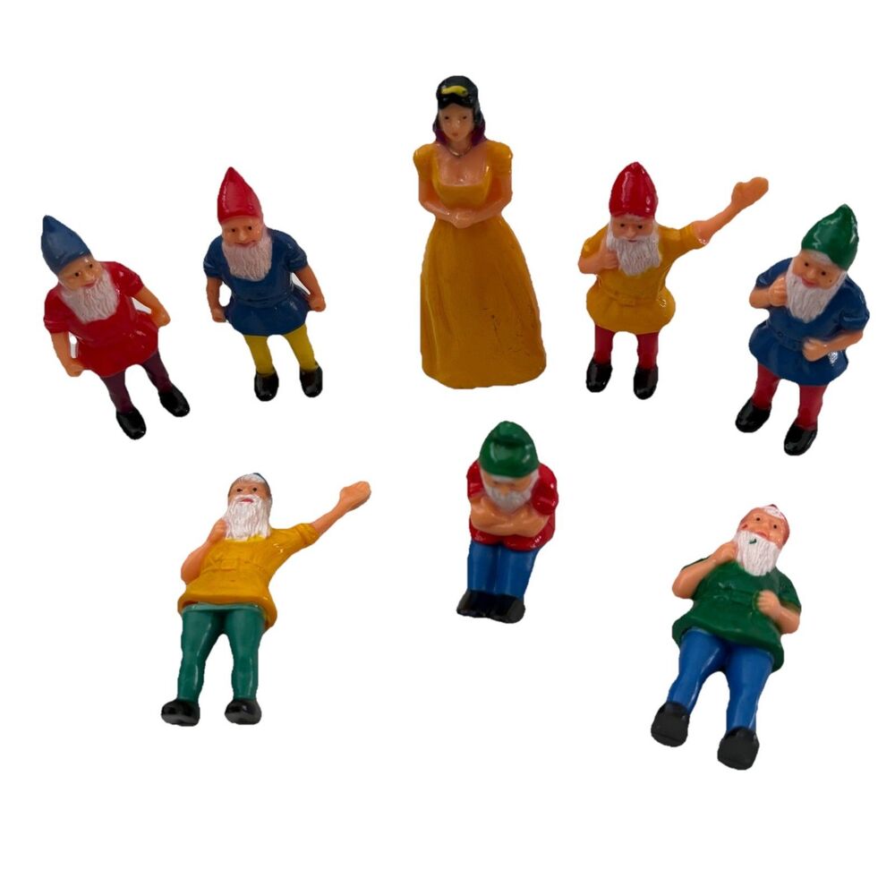 VTG 70’s Snow White & Seven Dwarfs 2.5” -3” Tall Cake Toppers Figures ~ 8 pcs